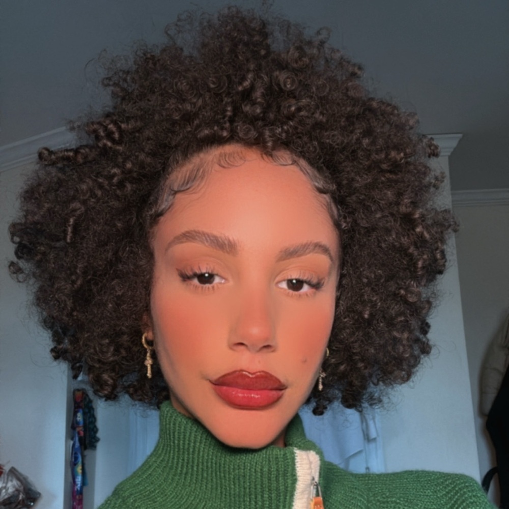 Meet your Posher, Scarlet